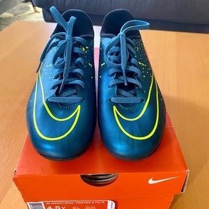 JR Mecurial Vortex II FG-R Boys soccer shoes size 4.5